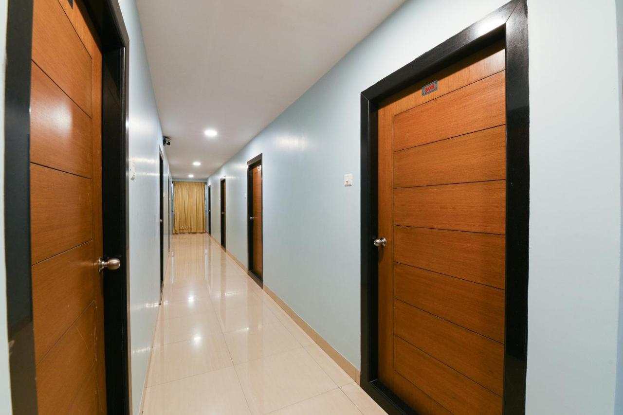 Balaji Grand Otel Kākināda Dış mekan fotoğraf