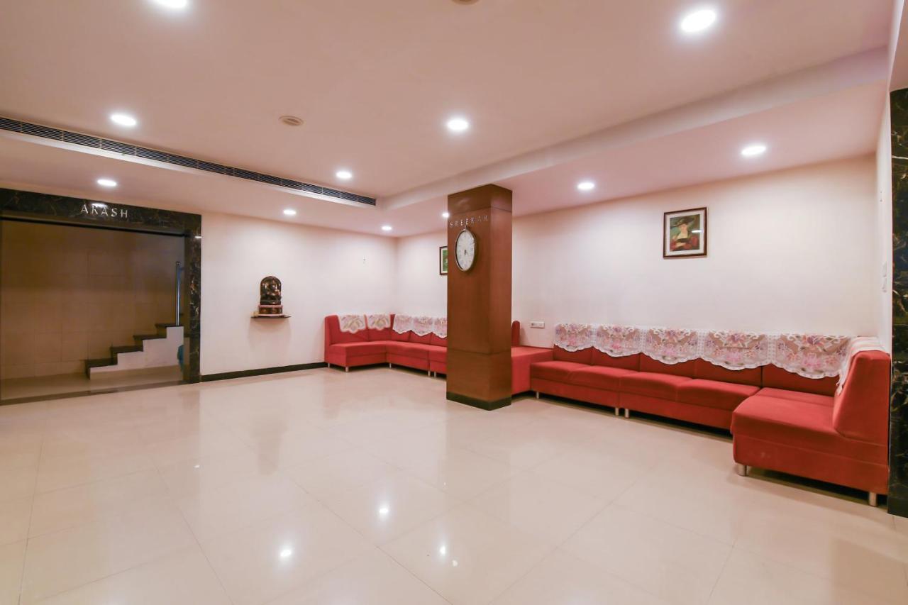 Balaji Grand Otel Kākināda Dış mekan fotoğraf